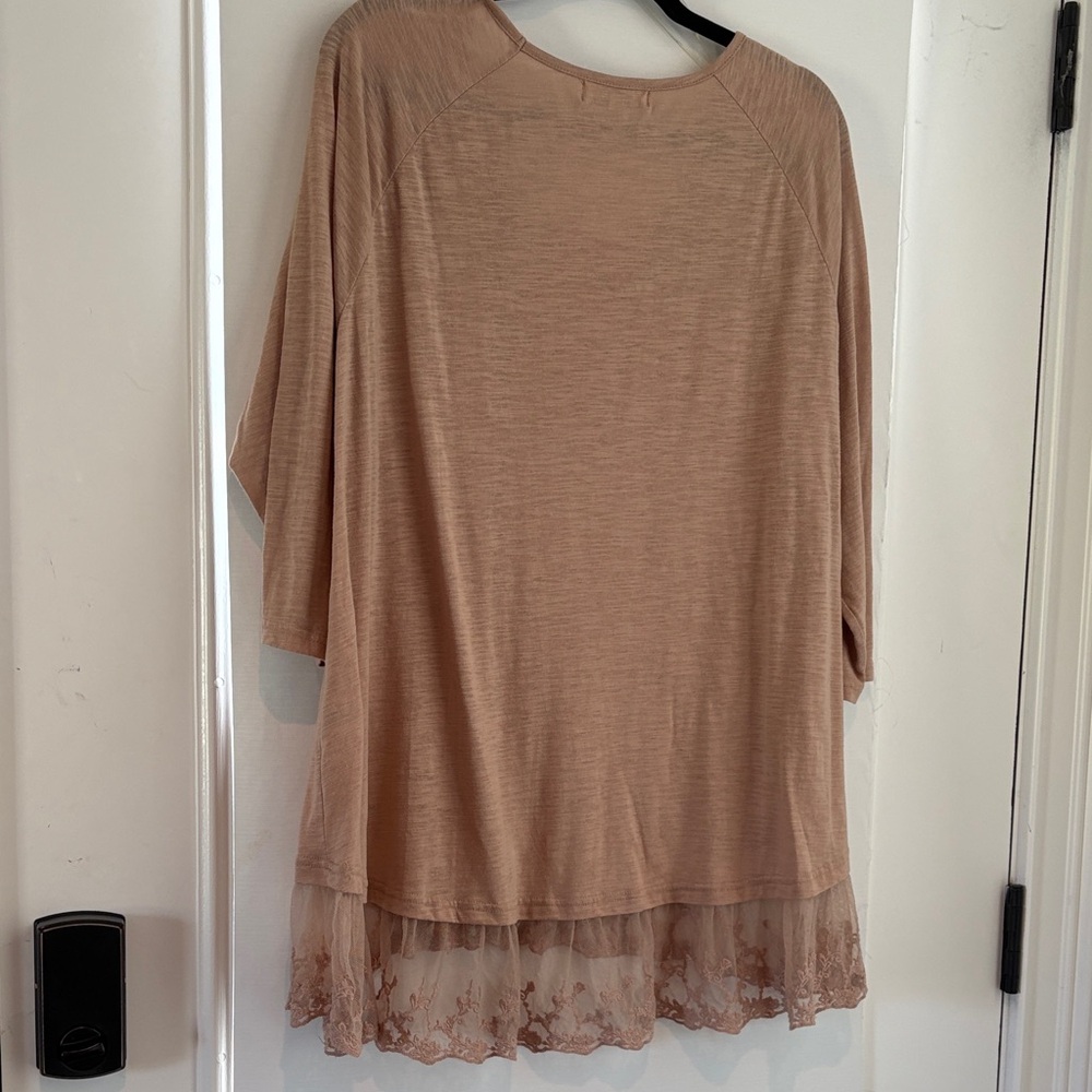 Umgee Tan Women's Tunic with Lace Hem T 1 - Picture 5 of 7